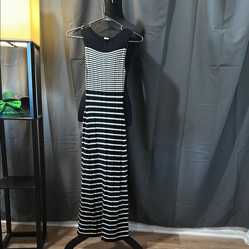 A New Day Black and White Sheath Maxi Dress Sweetheart Neckline